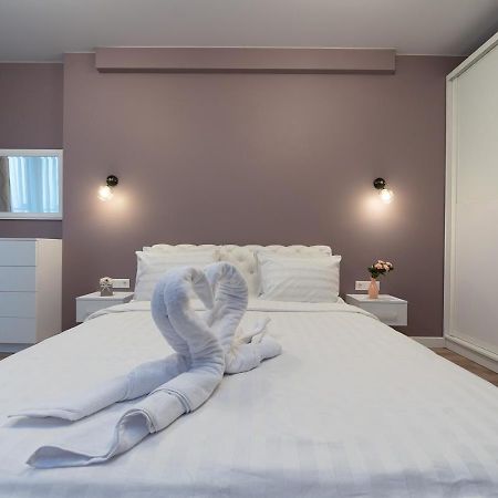 New Modern Apartments. Metro Minskaya Kiev Exterior foto