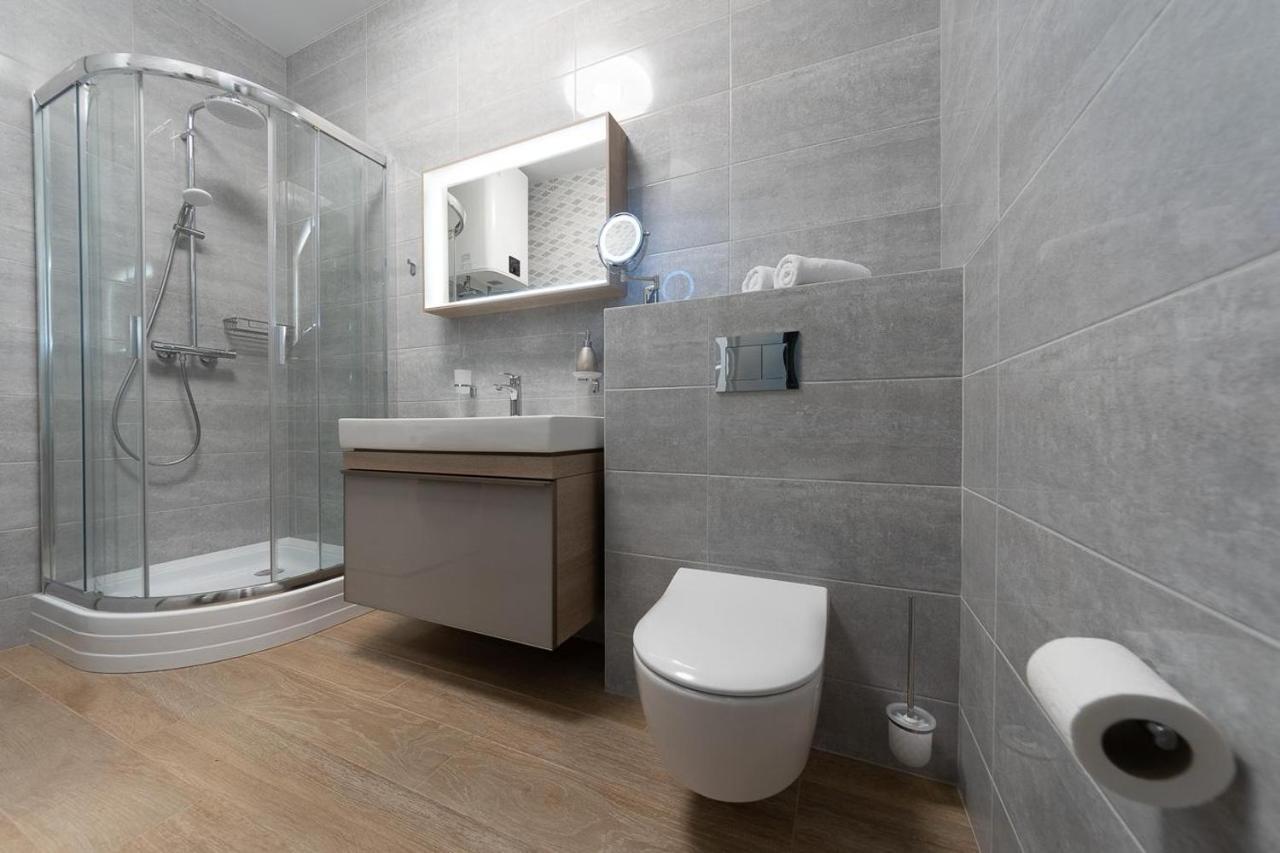 New Modern Apartments. Metro Minskaya Kiev Exterior foto